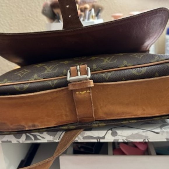 Authentic Louis Vuitton Monogram Cartouchiere GM Shoulder Bag - Picture 8 of 9